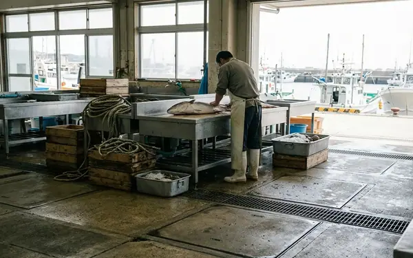海の幸 魚長とは何だったのか:鈴鹿で語り継がれる活あなご料理店の記録